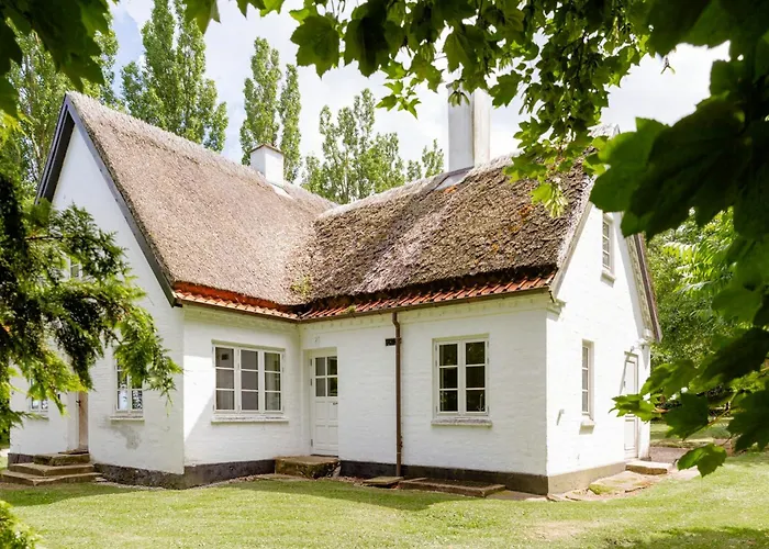 Old Steward's Surrounded By Nature * Maribo