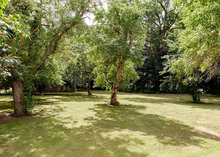 Old Steward's Surrounded By Nature * Maribo